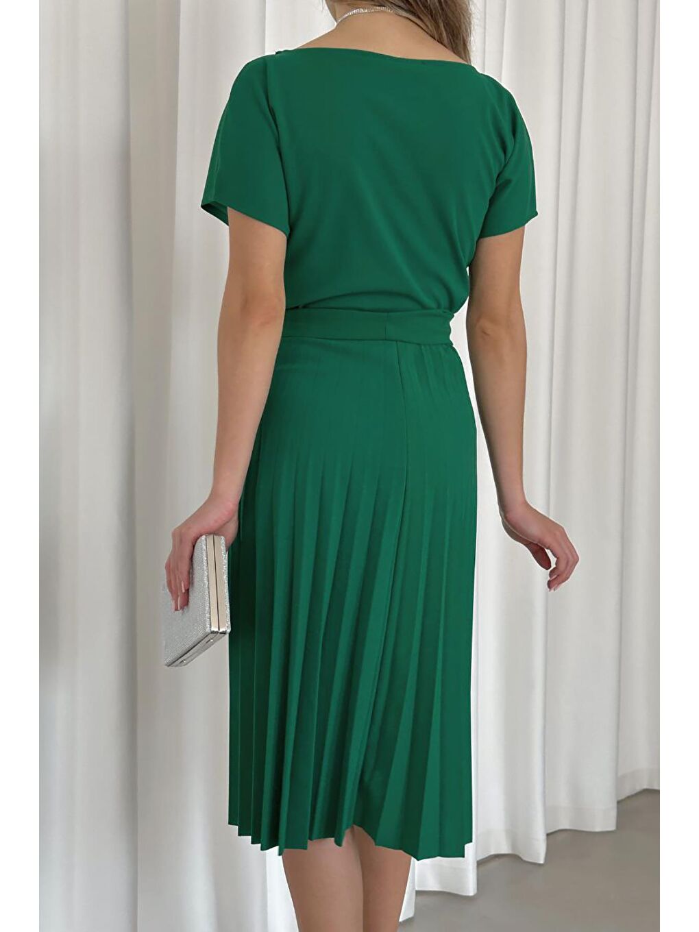 Yeşil Krep Kumaş Pliseli Elbise-4