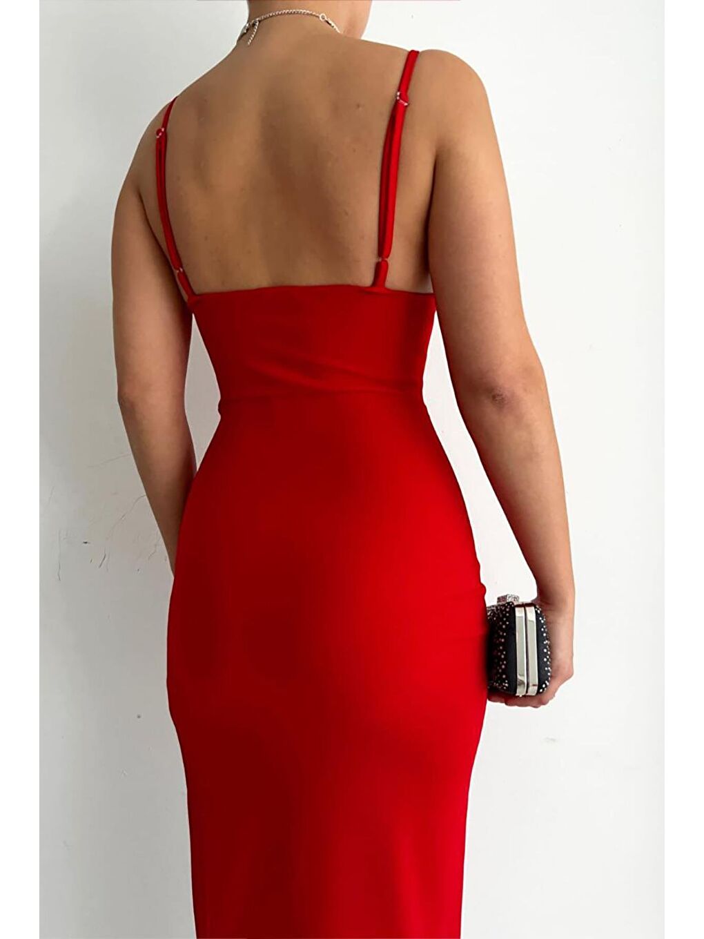 Kırmızı İnce Askılı Kalp Yaka Yırtmaç Detay Kalem Elbise-4