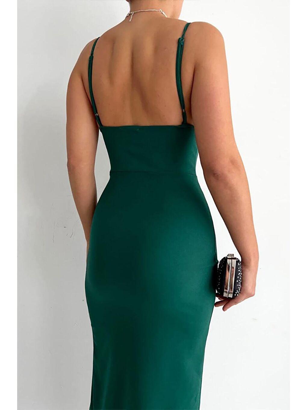 Yeşil İnce Askılı Kalp Yaka Yırtmaç Detay Kalem Elbise-4