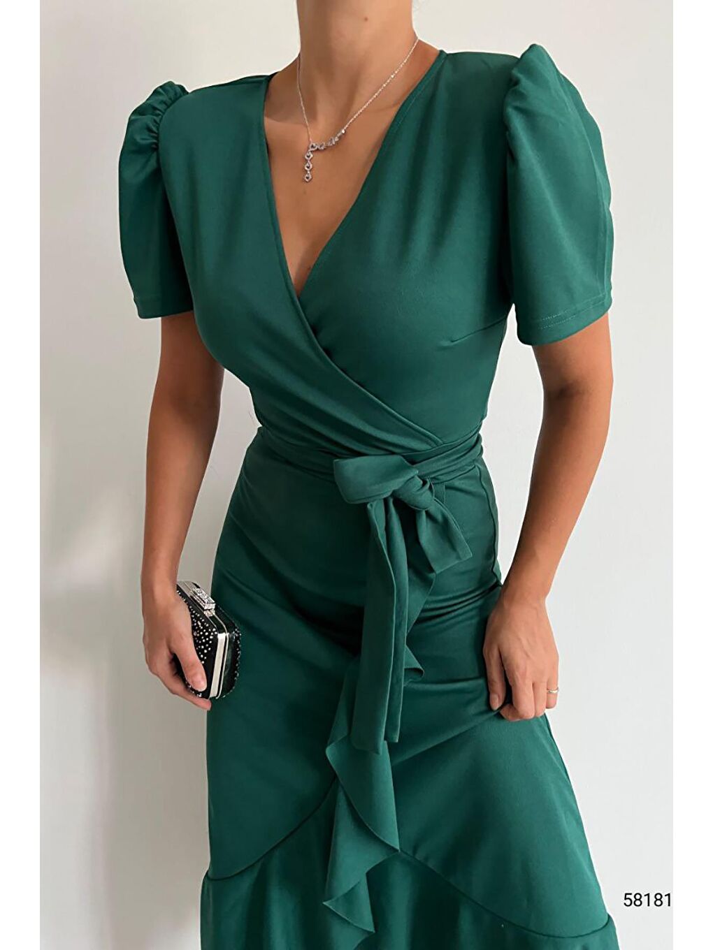 Yeşil Krep Kumaş Kısa Kollu Kuşaklı Midi Elbise-1