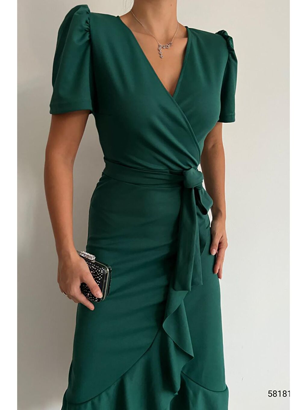 Yeşil Krep Kumaş Kısa Kollu Kuşaklı Midi Elbise-2