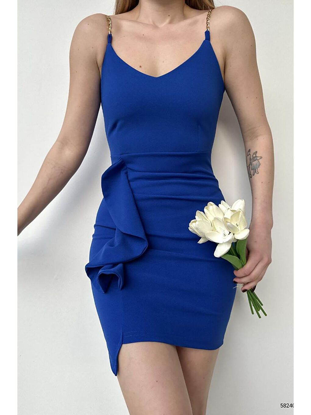 Saks Mavisi Zincir Askı V Yaka İthal Krep Kumaş Volanlı Elbise-2