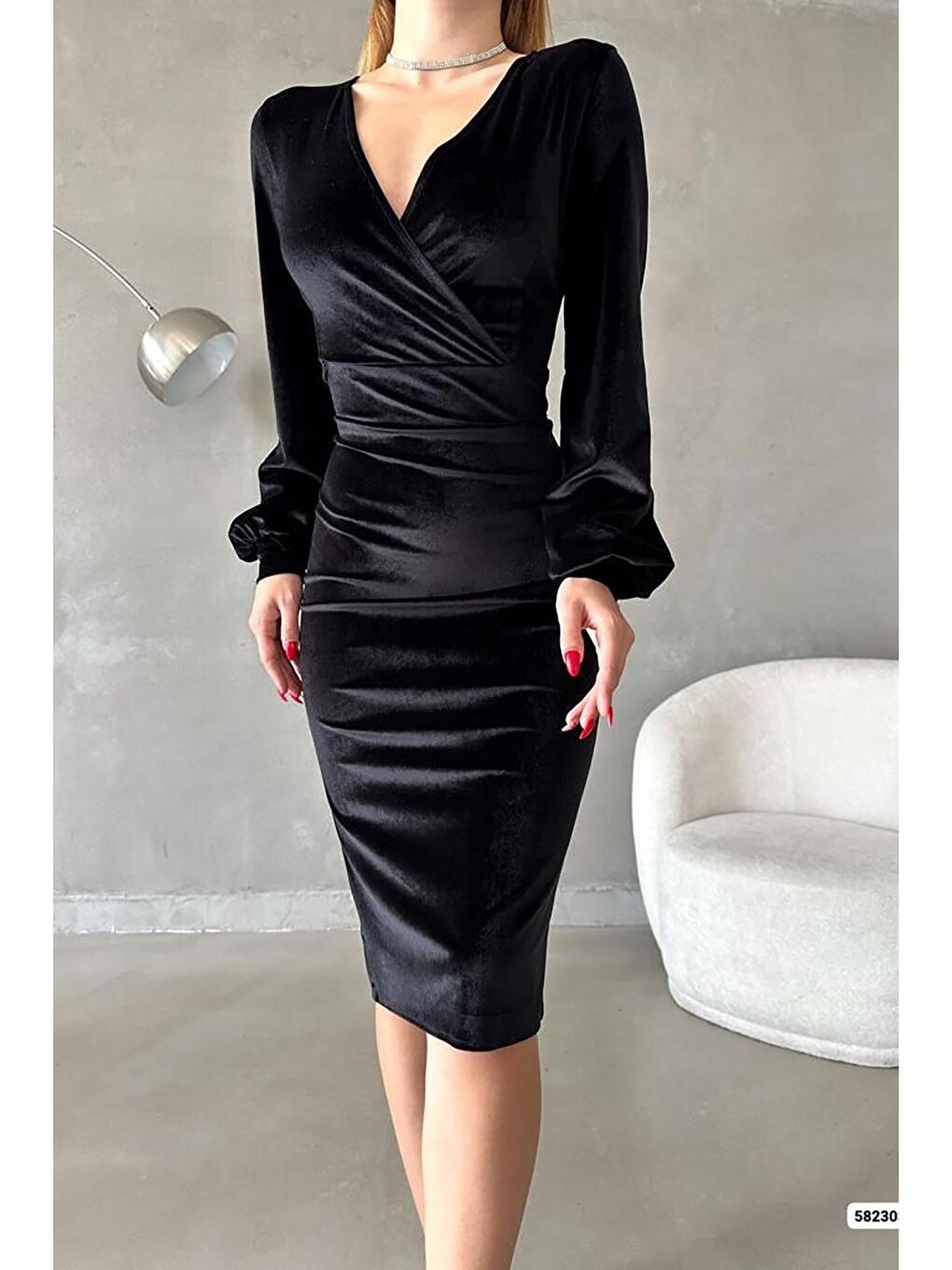 Siyah Kadife Kumaş Uzun Kollu Kruvaze Elbise