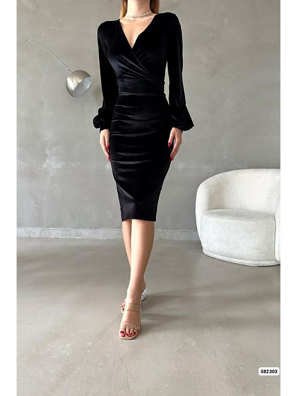 Siyah Kadife Kumaş Uzun Kollu Kruvaze Elbise-1