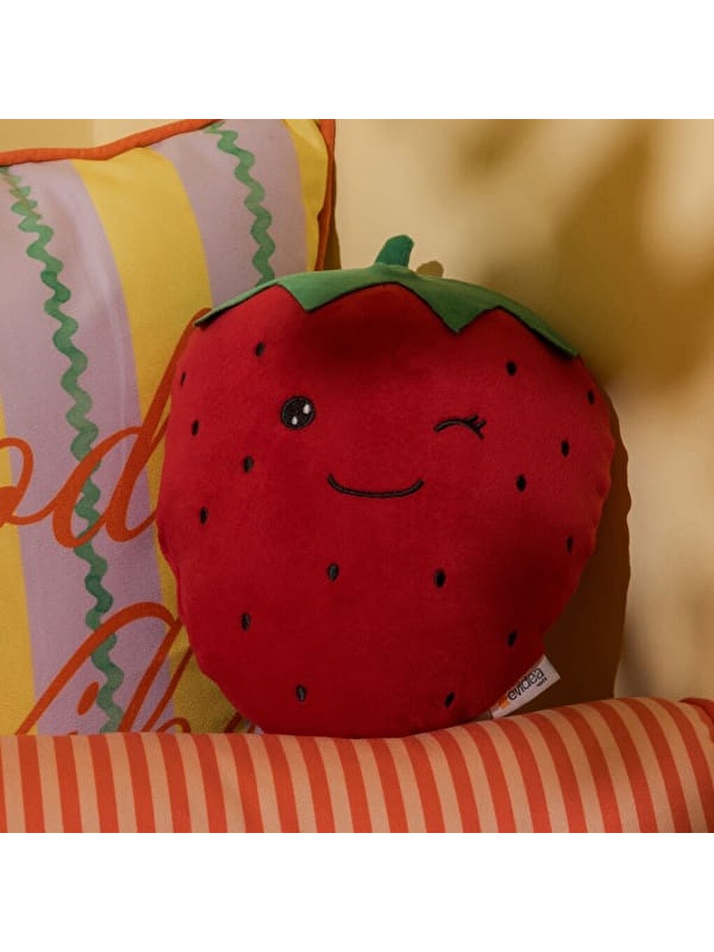 Soft Çilek Figürlü Yastık - Kırmızı - 25 cm-6