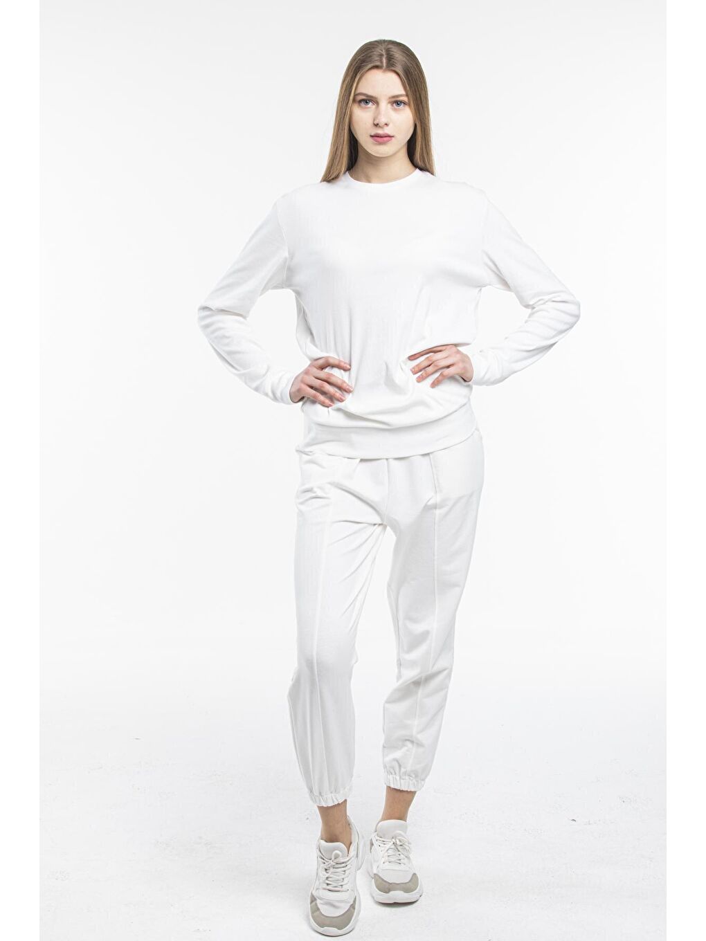 Ekru Kadın Bisiklet Yaka Regular Fit Sweatshirt spr21k17