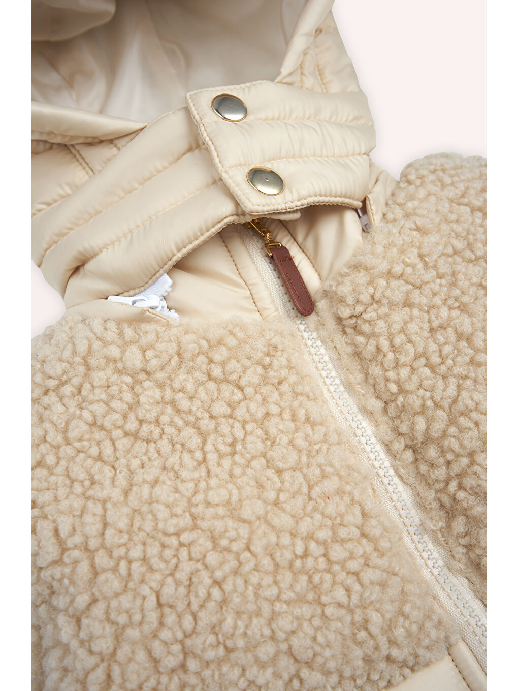 Bej Erkek Çocuk Pelüş Detaylı Micro Yelek-1