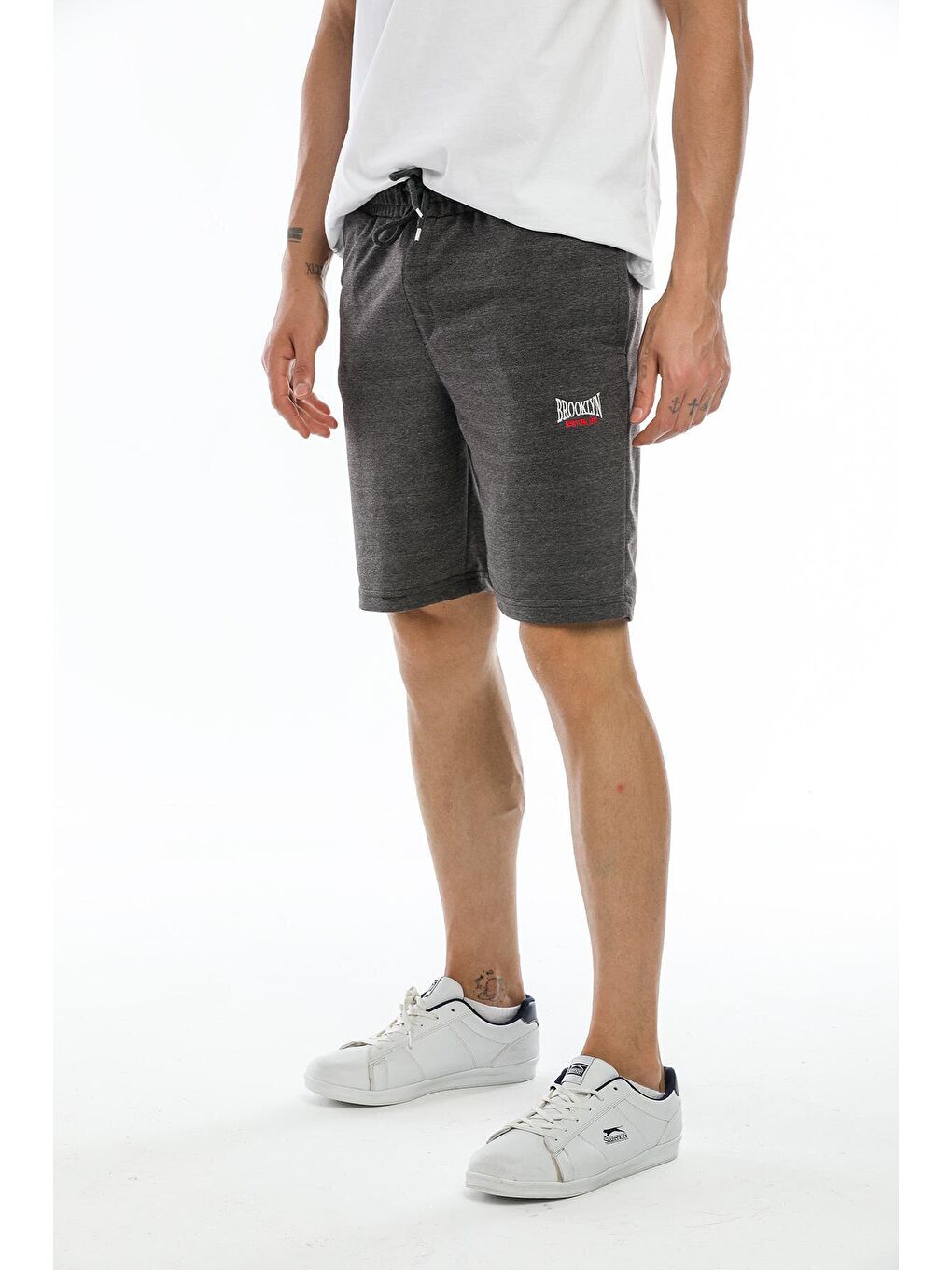 Gri Regular Fit Nakışlı Brooklyn Erkek Şort SPR21Y57