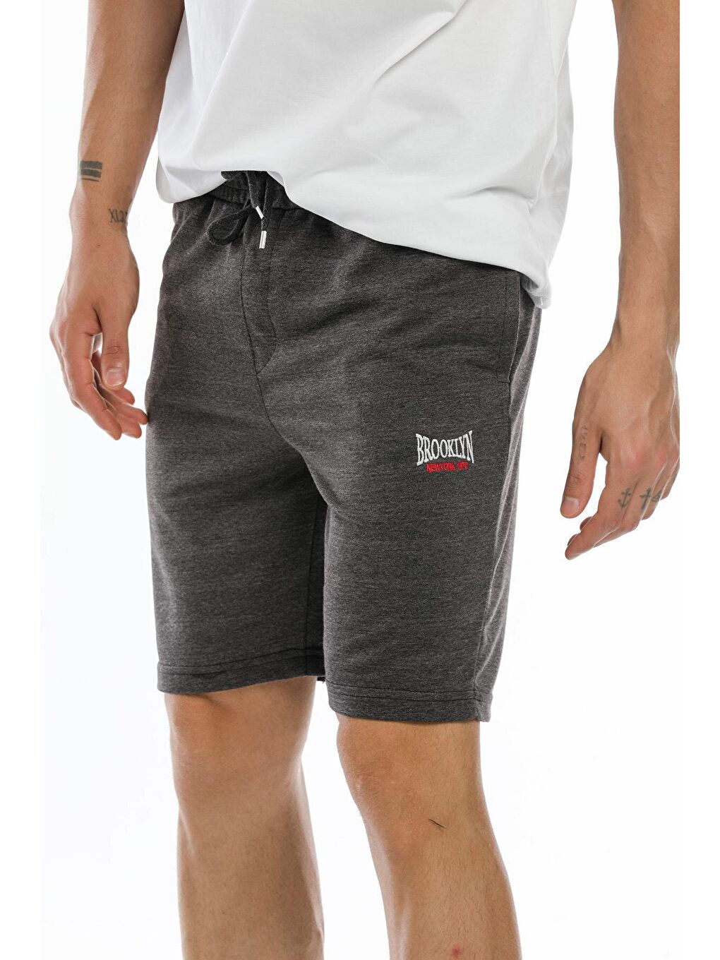 Gri Regular Fit Nakışlı Brooklyn Erkek Şort SPR21Y57-1