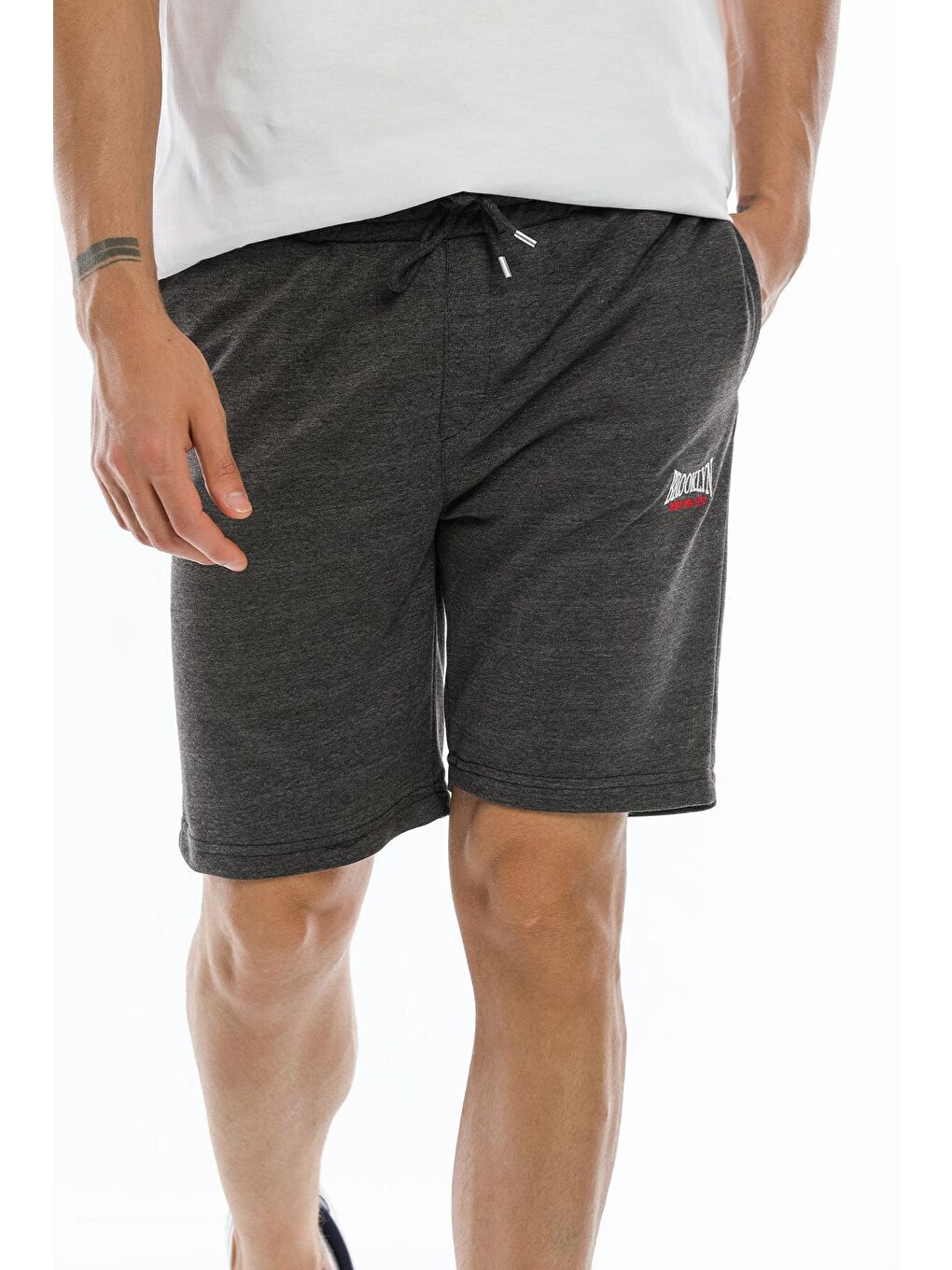 Gri Regular Fit Nakışlı Brooklyn Erkek Şort SPR21Y57-2