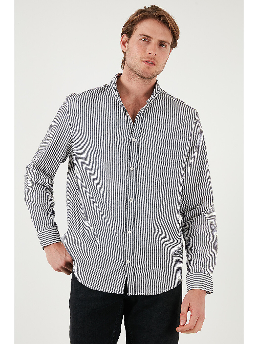 Lacivert Pamuklu Slim Fit Düğmeli Yaka Gömlek Cf23s112237-3
