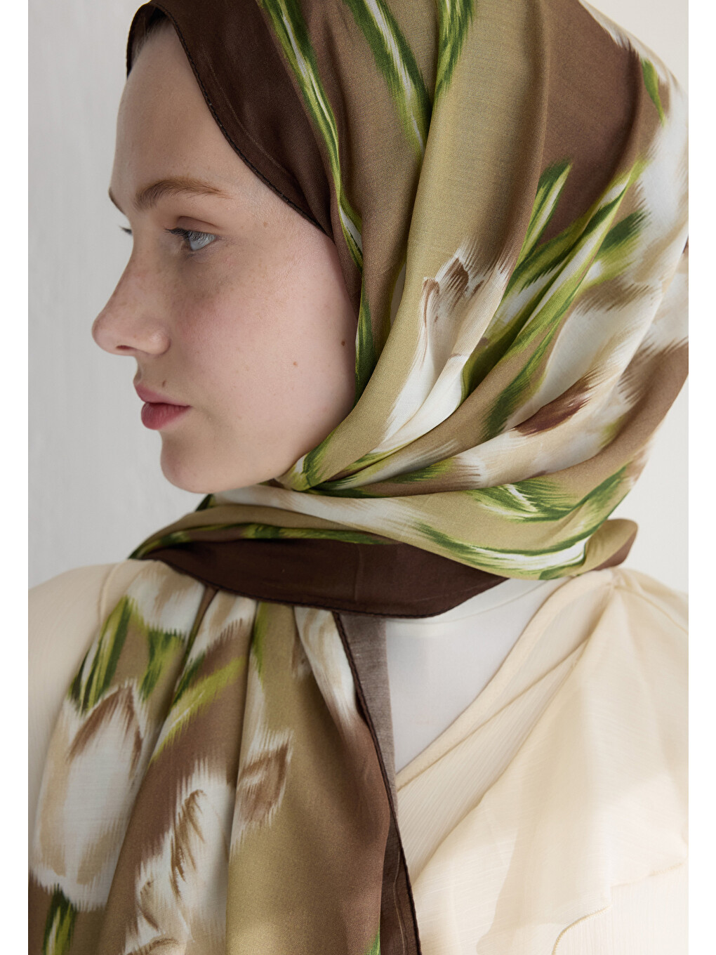 Kahverengi Irıs Garden Floş Viskon Şal Kahve-3
