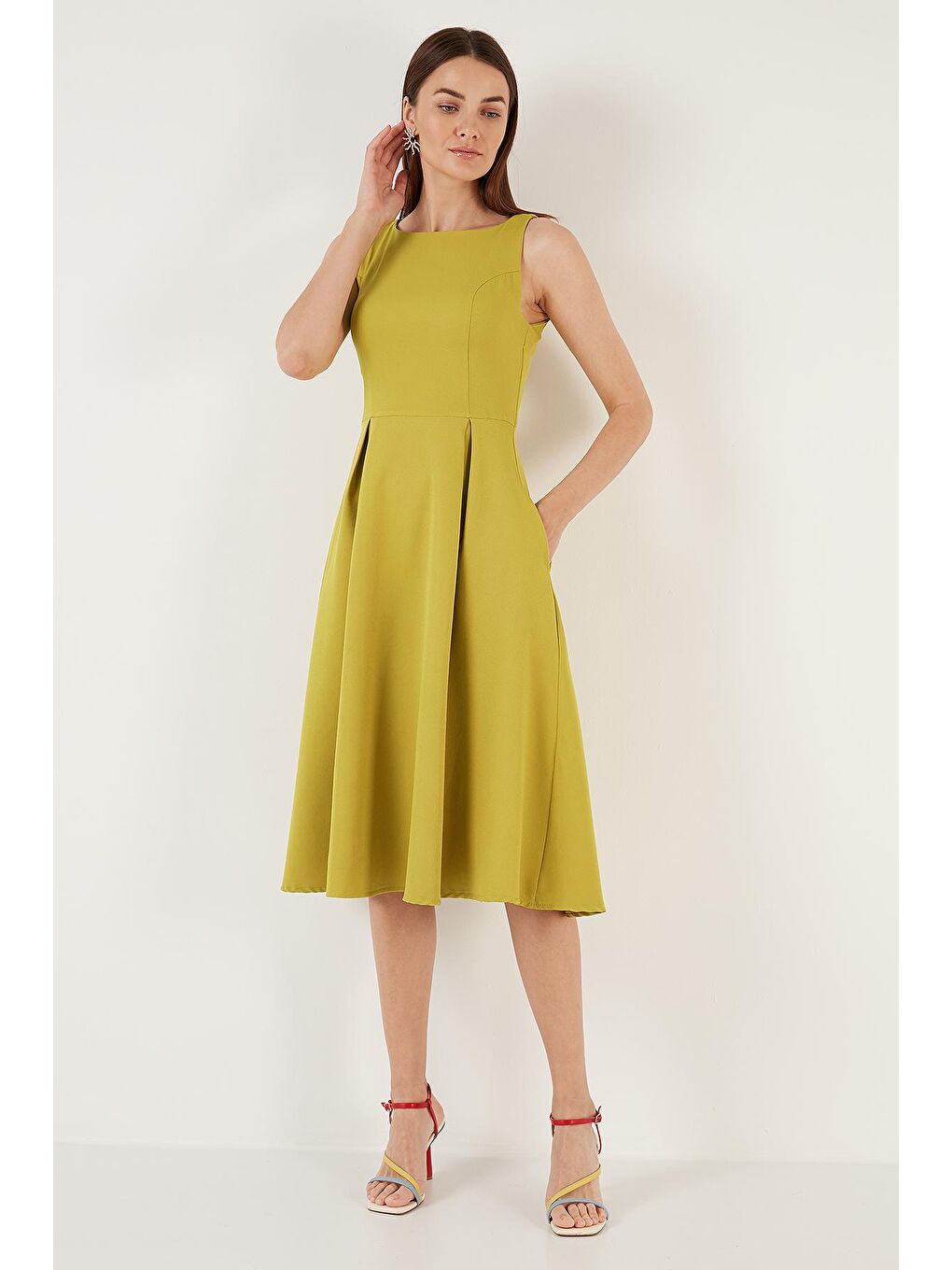 Yeşil Bisiklet Yaka Cepli Pileli Midi Kadın Elbise 6051963-5