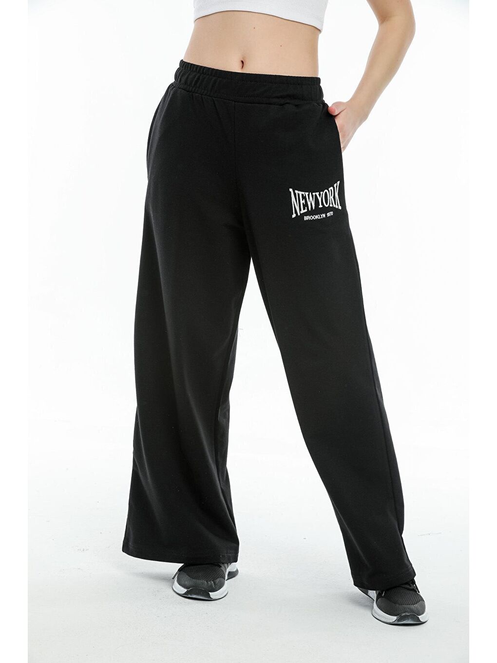 Siyah Kadın Bol Paça Eşofman Altı SPR21Y60-1