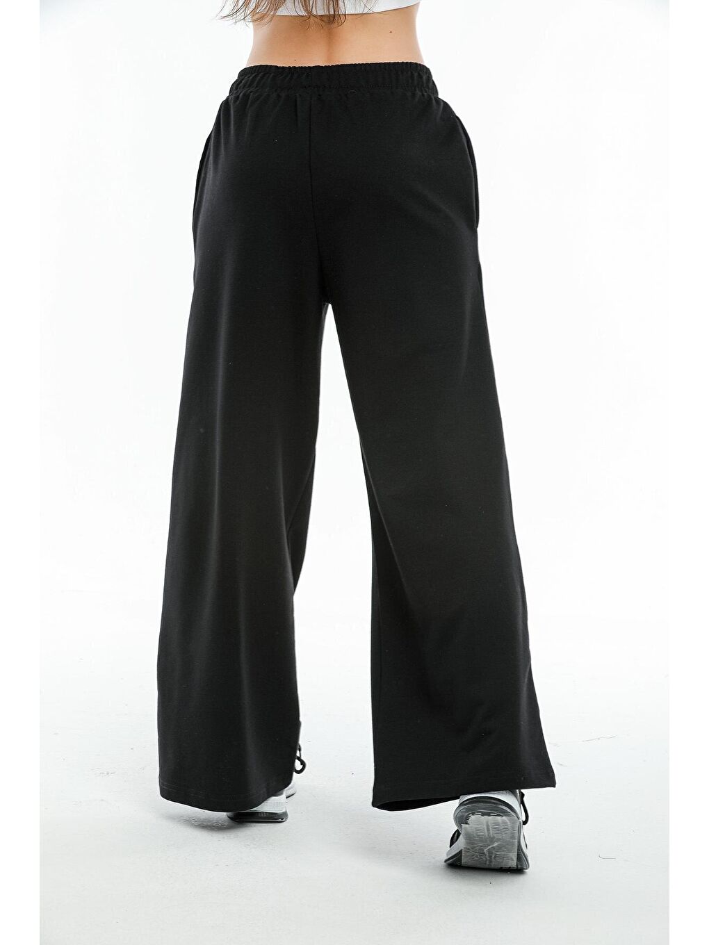 Siyah Kadın Bol Paça Eşofman Altı SPR21Y60-3