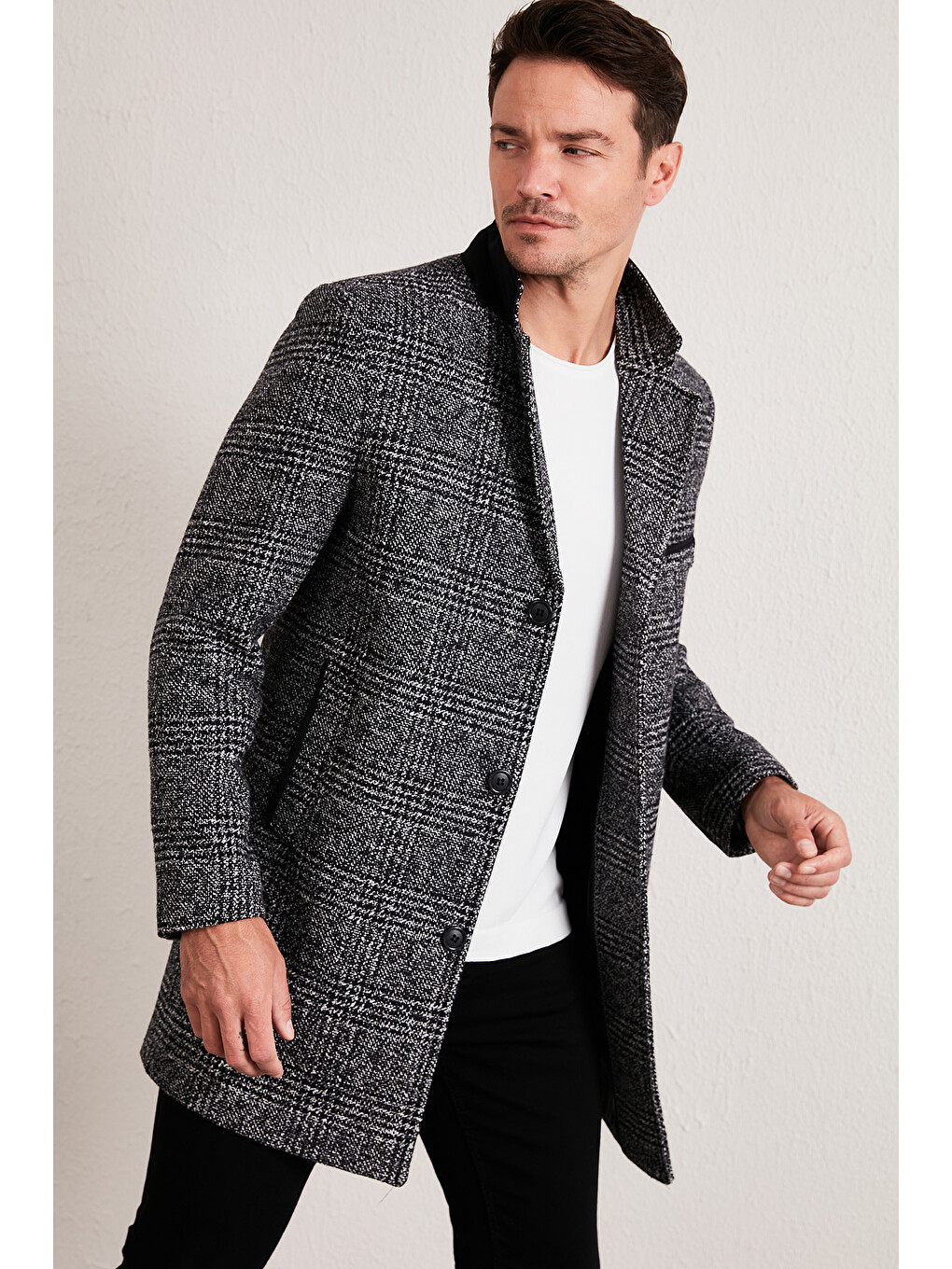 Siyah Slim Fit Tek Yırtmaçlı Düğmeli Mono Yaka Kaşe Erkek Kaban 5840098-2