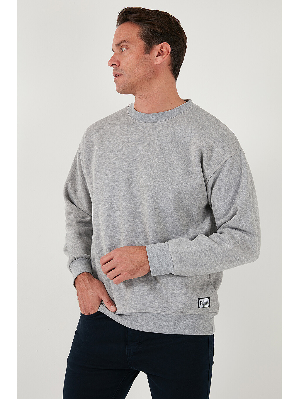 Gri Regular Fit Bisiklet Yaka Pamuklu İçi Tüylü Yumuşak Şardonlu Erkek Sweatshirt 5905255-5