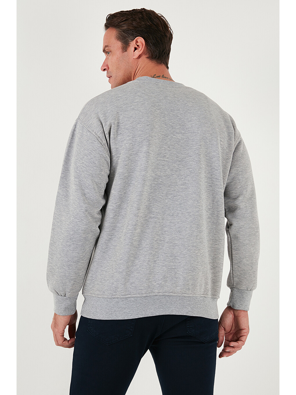 Gri Regular Fit Bisiklet Yaka Pamuklu İçi Tüylü Yumuşak Şardonlu Erkek Sweatshirt 5905255-6