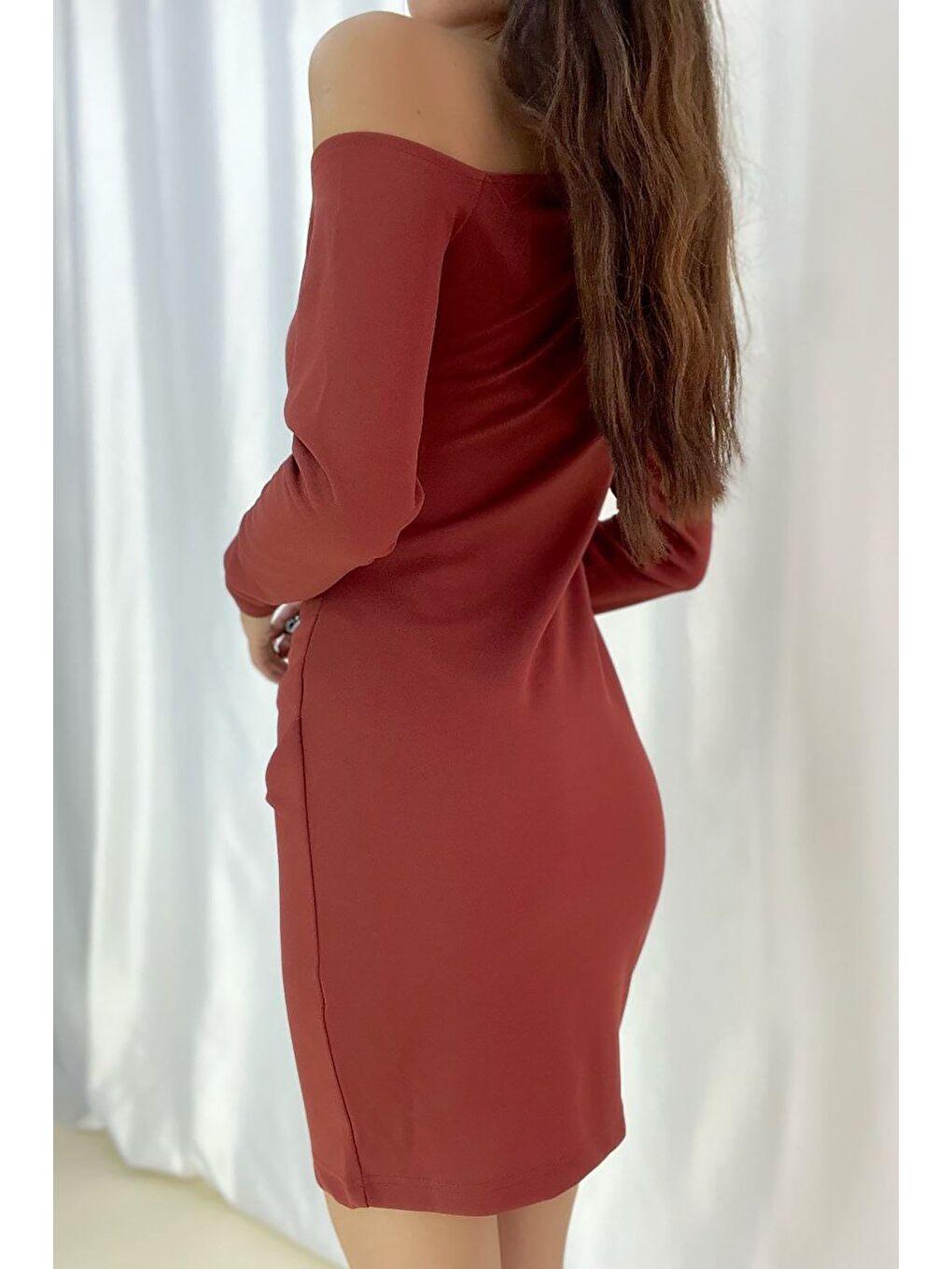 Kahverengi Kiremit Rengi Tek Omuz Açık Detay İthal Krep Kumaş Uzun Kollu Elbise-1