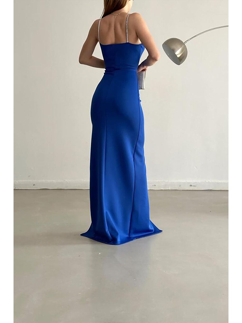 Mavi Scuba Kumaş Askı Taş Detay İnce Askılı Yırtmaçlı Abiye Elbise-4