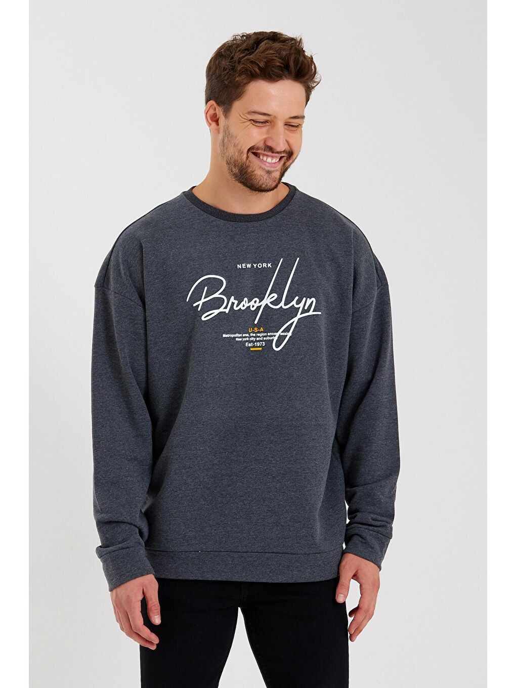 Antrasit Erkek Bisiklet Yaka Oversize Fit El Yazılı Brooklyn İnce Sweatshirt SPR23SW331-1