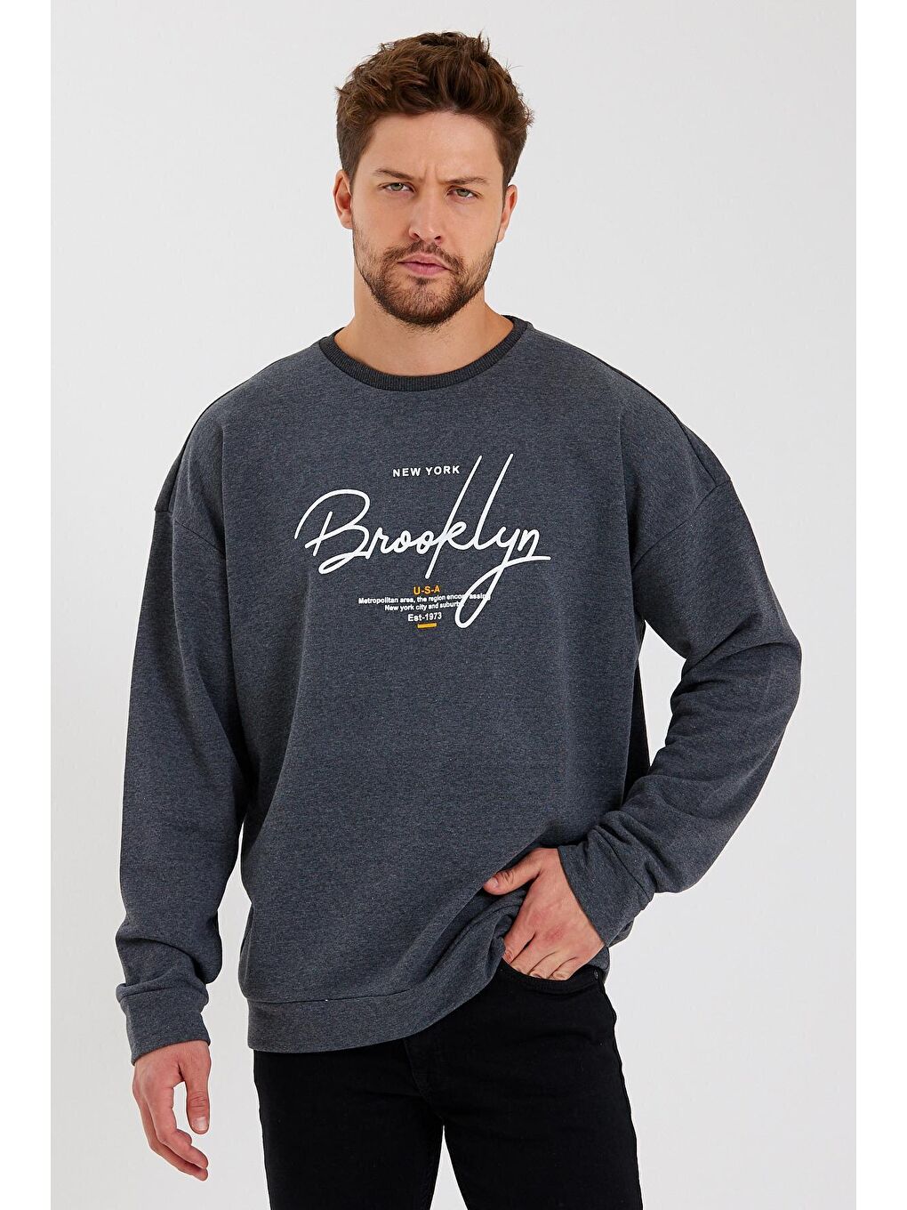 Antrasit Erkek Bisiklet Yaka Oversize Fit El Yazılı Brooklyn İnce Sweatshirt SPR23SW331-3