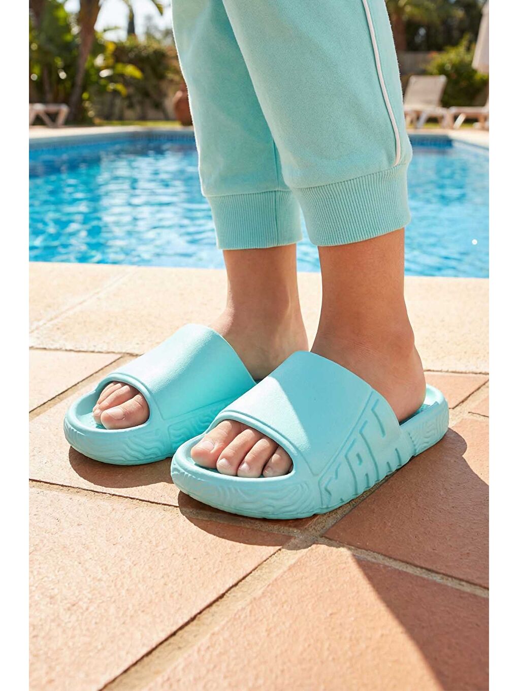 Yeşil Yazlık Kız Çocuk Eva Islak Zemine Uygun Ev Bahçe Banyo Havuz Terlik