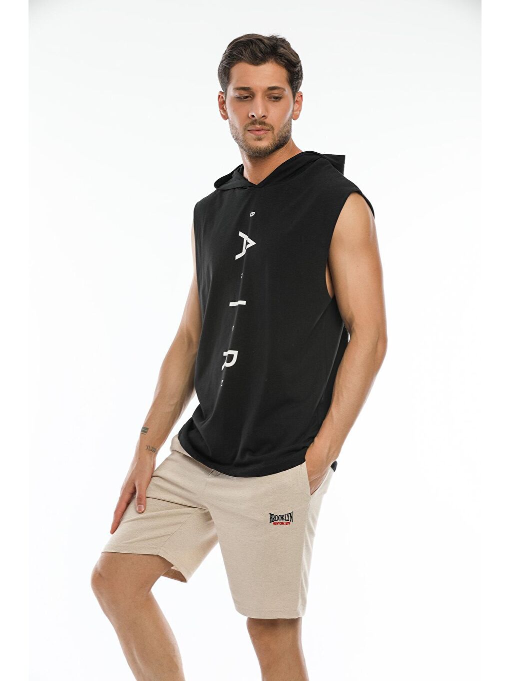 Bej Regular Fit Nakışlı Brooklyn Erkek Şort SPR21Y57