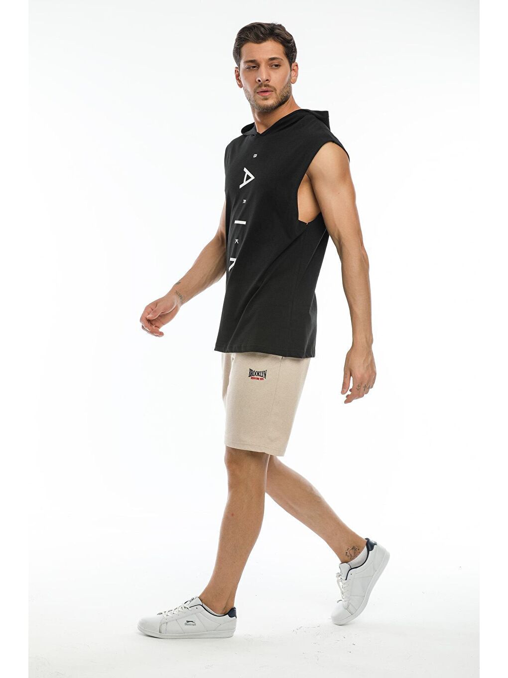 Bej Regular Fit Nakışlı Brooklyn Erkek Şort SPR21Y57-1