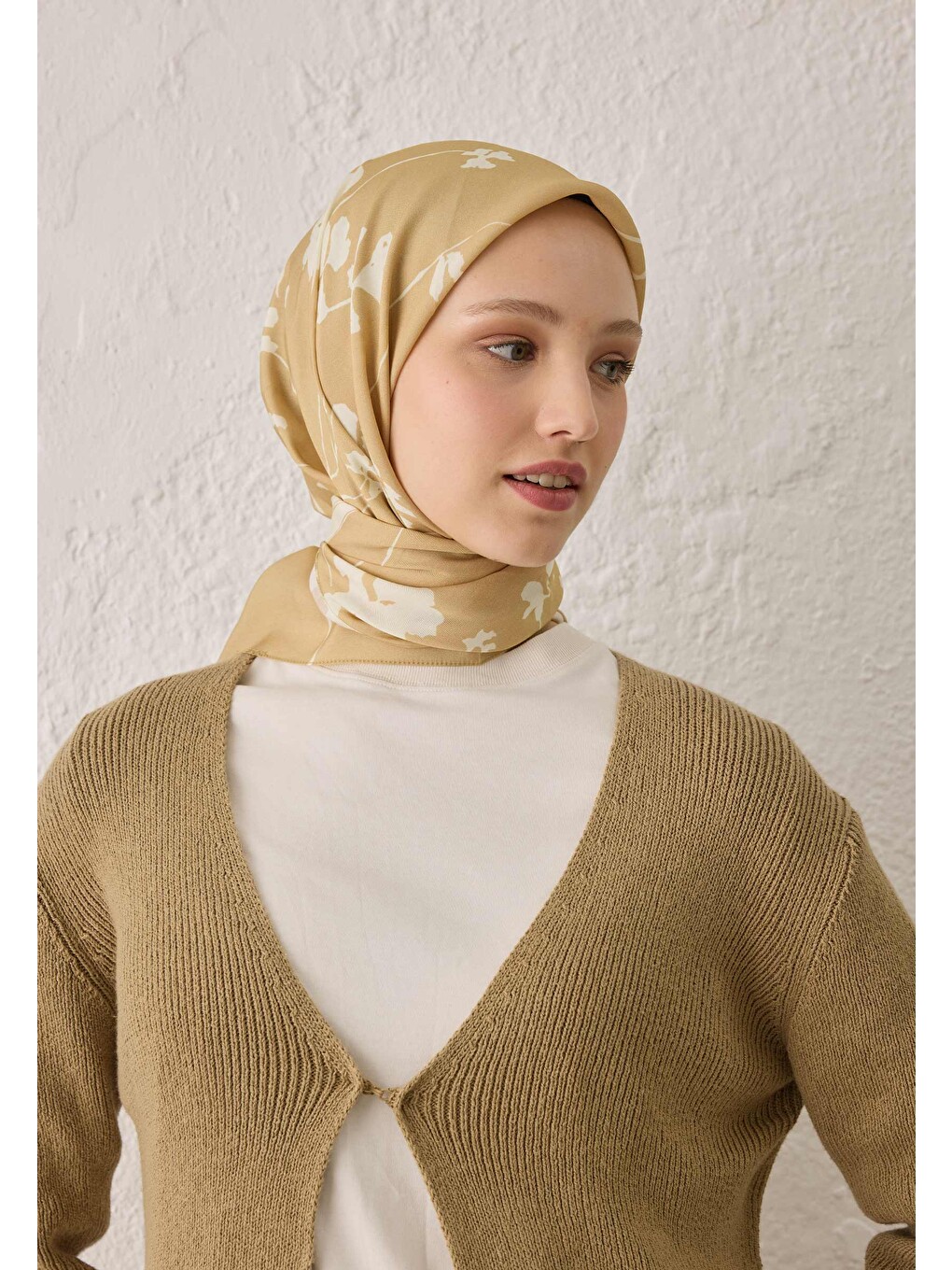 Sarı Perla Desen Pamuk İpek Eşarp Gold-2