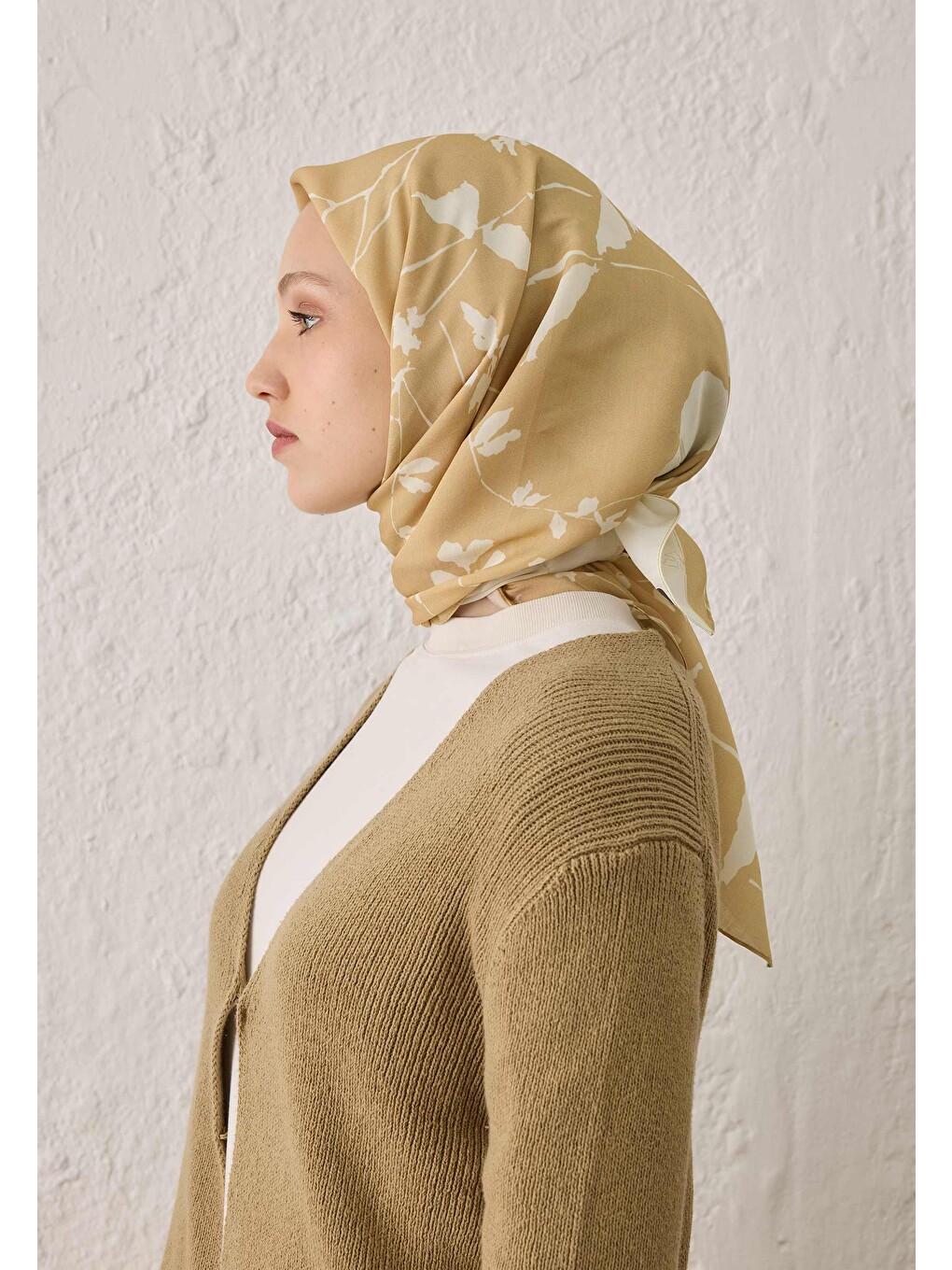 Sarı Perla Desen Pamuk İpek Eşarp Gold-3