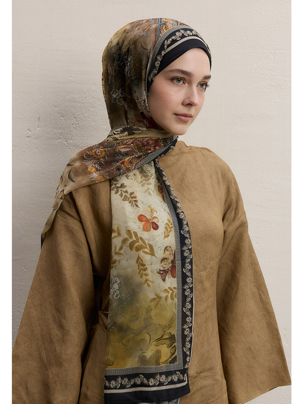 Ellen Desen İpek Krep Şal Siyah-6
