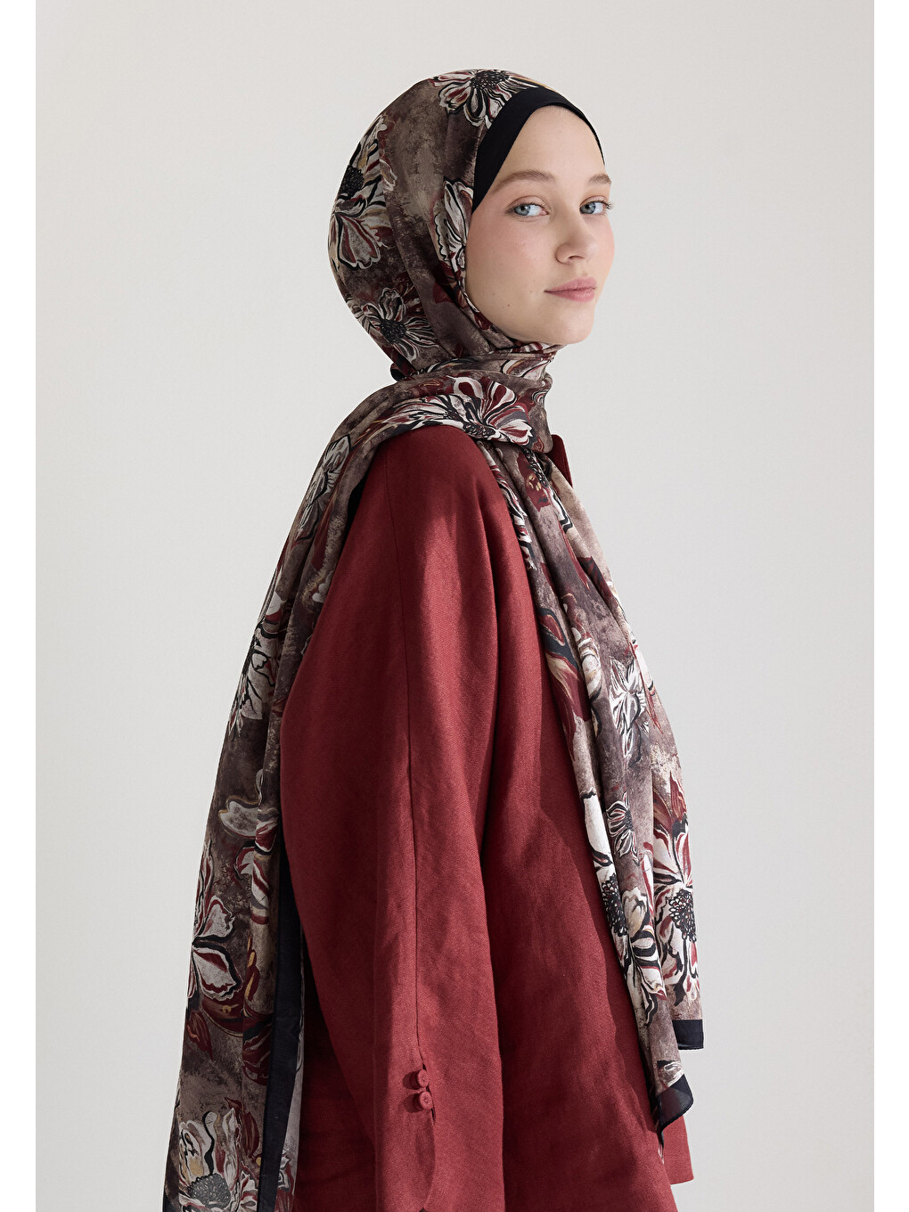 Jasmıne Floş Viskon Şal Siyah-1
