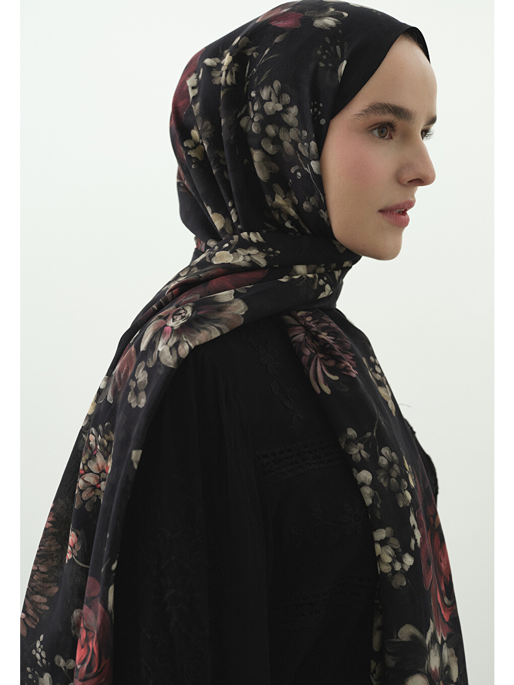 Mıdnıght Rose Desenli Pamuk Viskon Şal Siyah-3