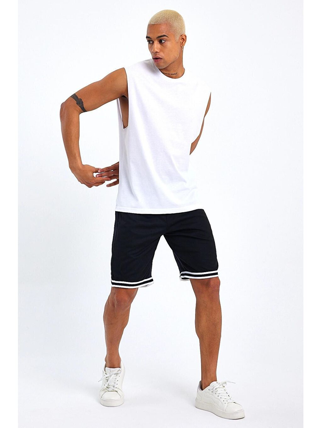 Beyaz Erkek Bisiklet Yaka Oversize Fit Tişort SPR21Y03-2