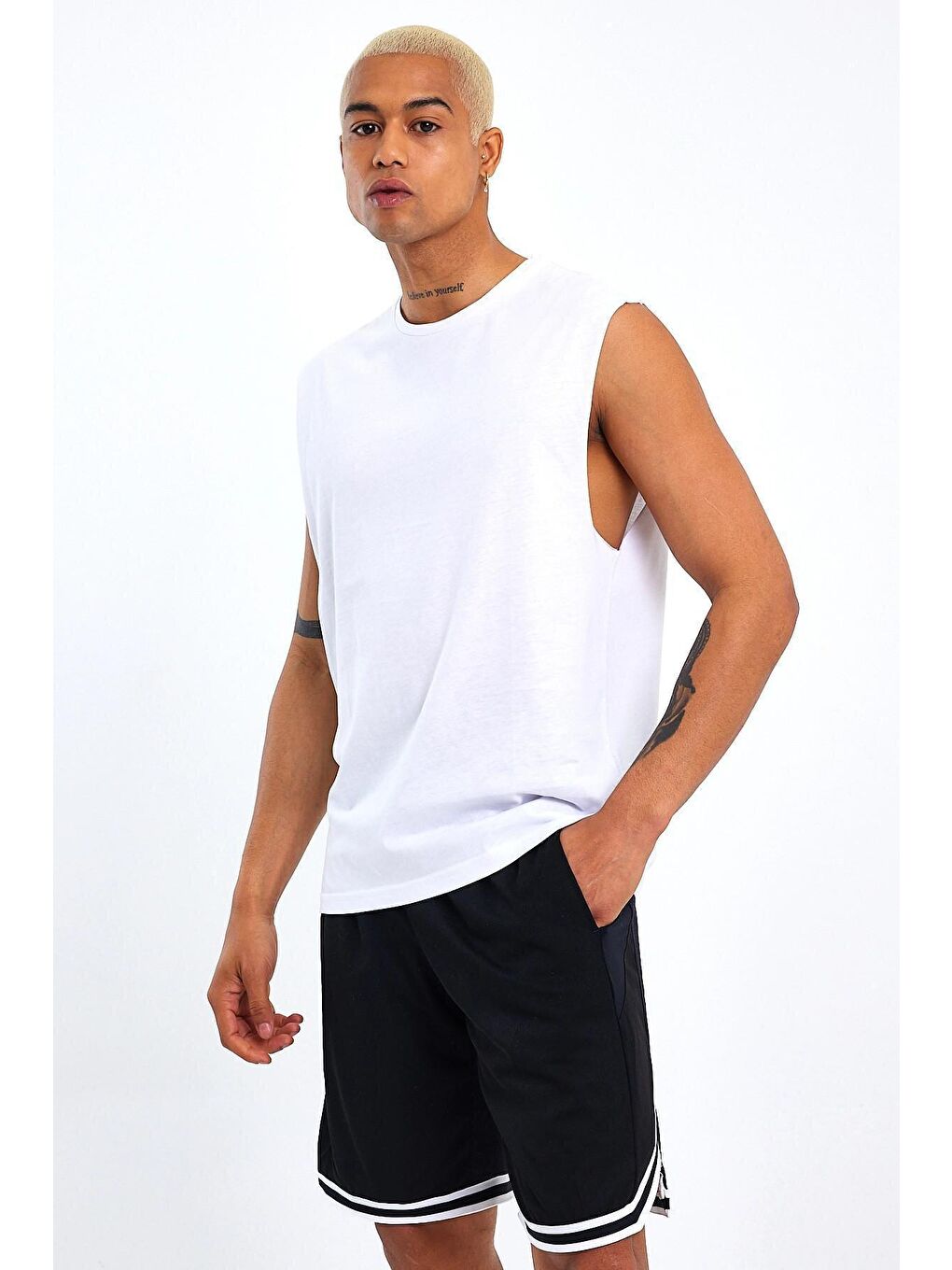 Beyaz Erkek Bisiklet Yaka Oversize Fit Tişort SPR21Y03-3