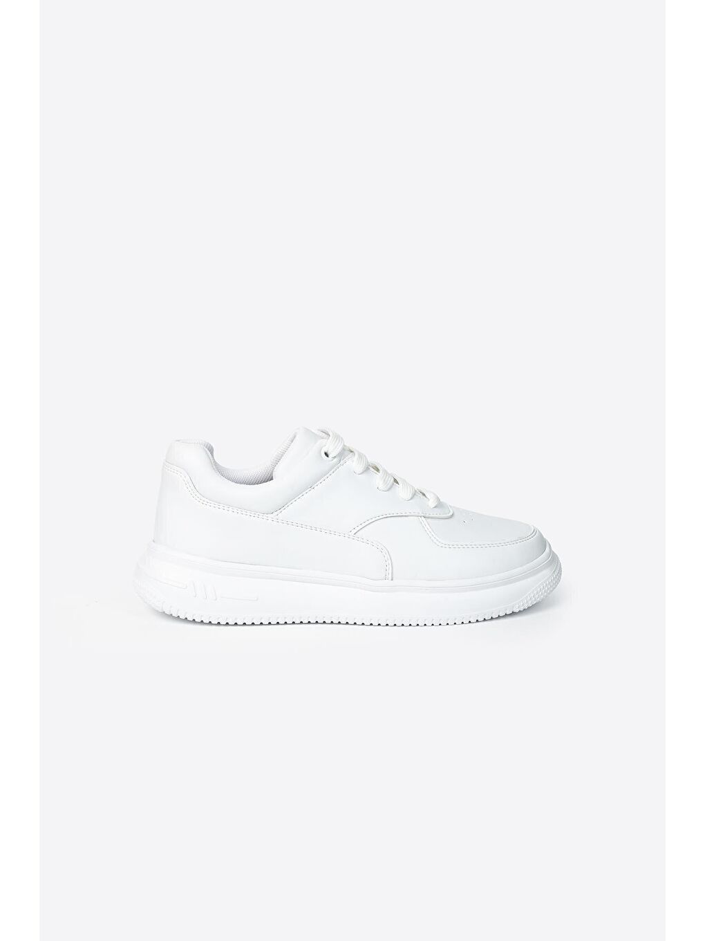 Beyaz Yuvarlak Burunlu Bağcıklı Kadın Günlük Spor Ayakkabı-1