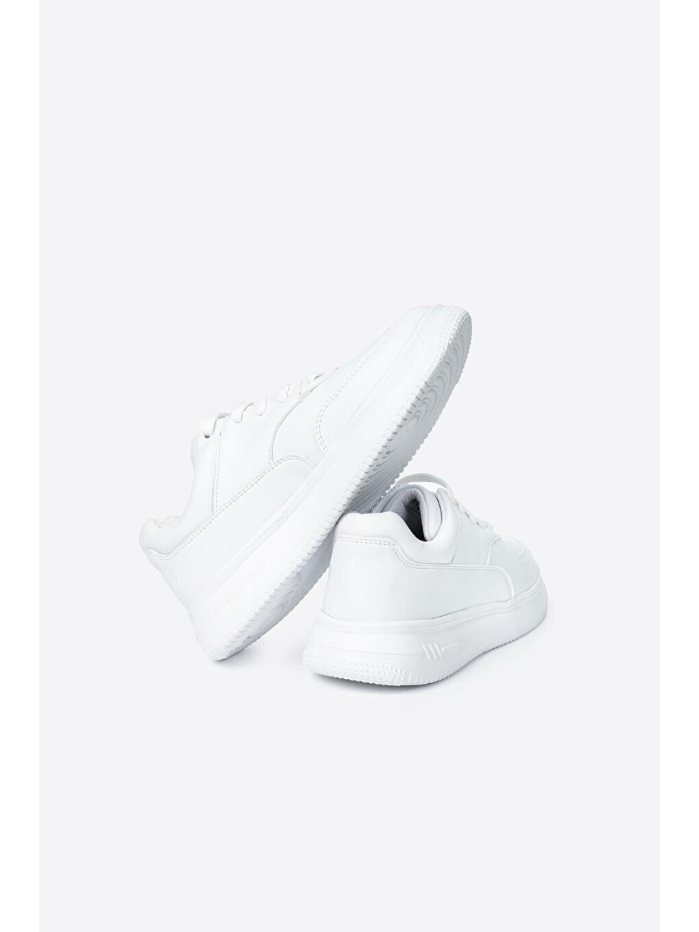 Beyaz Yuvarlak Burunlu Bağcıklı Kadın Günlük Spor Ayakkabı-2