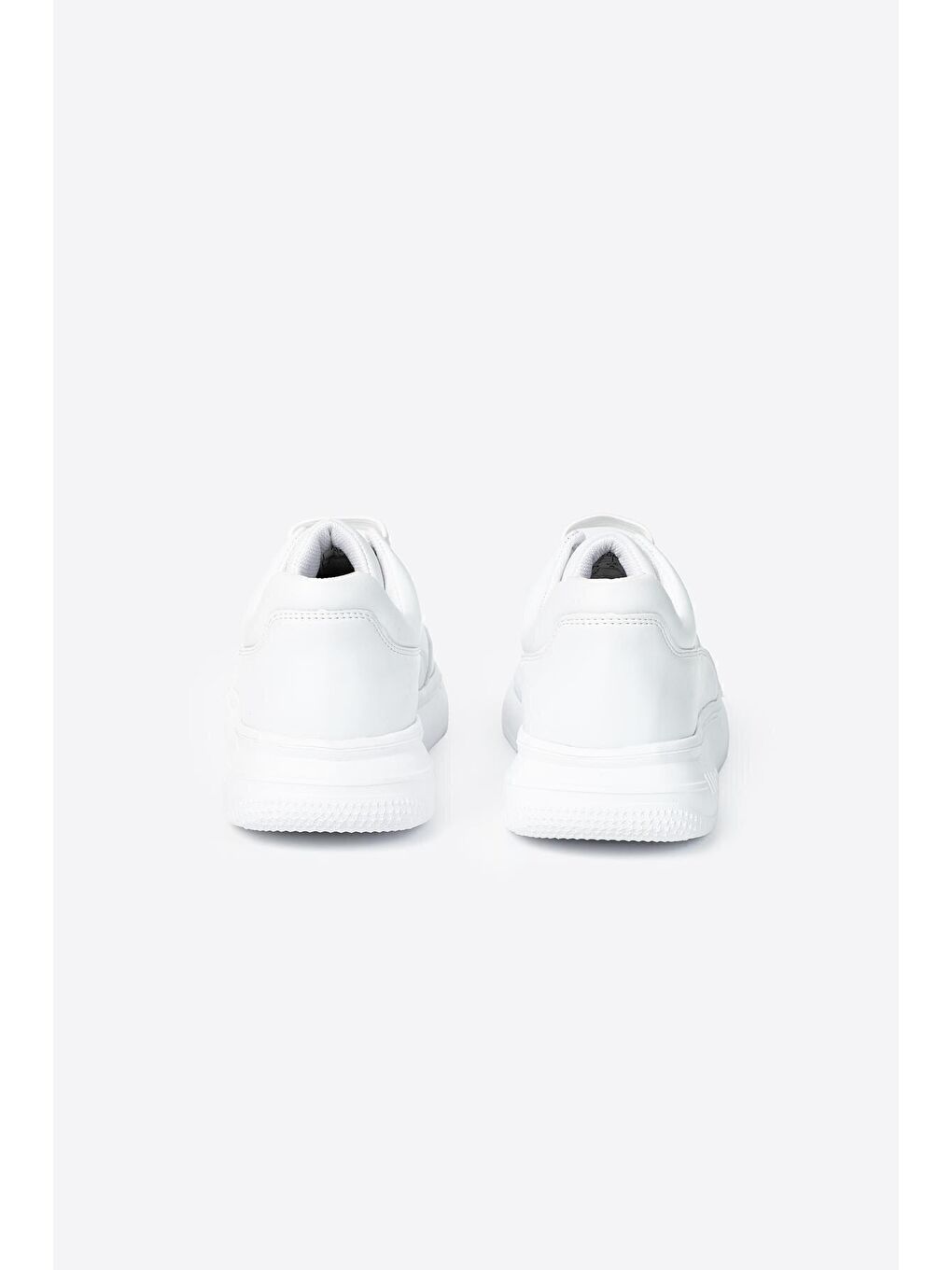 Beyaz Yuvarlak Burunlu Bağcıklı Kadın Günlük Spor Ayakkabı-5