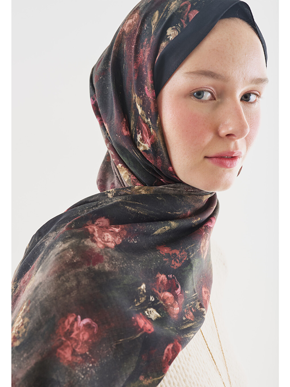Evelyne Desenli Pamuk Viskon Şal Siyah-3