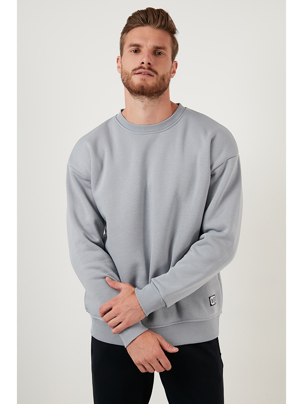 Gri Regular Fit Bisiklet Yaka Pamuklu İçi Tüylü Yumuşak Şardonlu Sweat 5905255-1