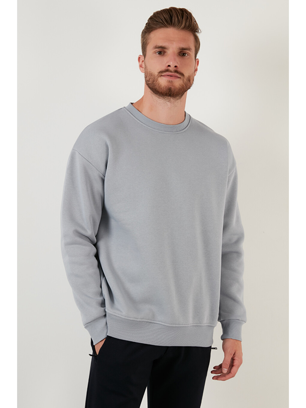 Gri Regular Fit Bisiklet Yaka Pamuklu İçi Tüylü Yumuşak Şardonlu Sweat 5905255-2