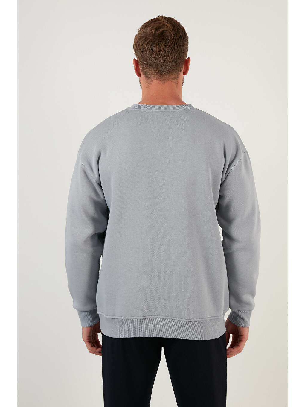 Gri Regular Fit Bisiklet Yaka Pamuklu İçi Tüylü Yumuşak Şardonlu Sweat 5905255-5