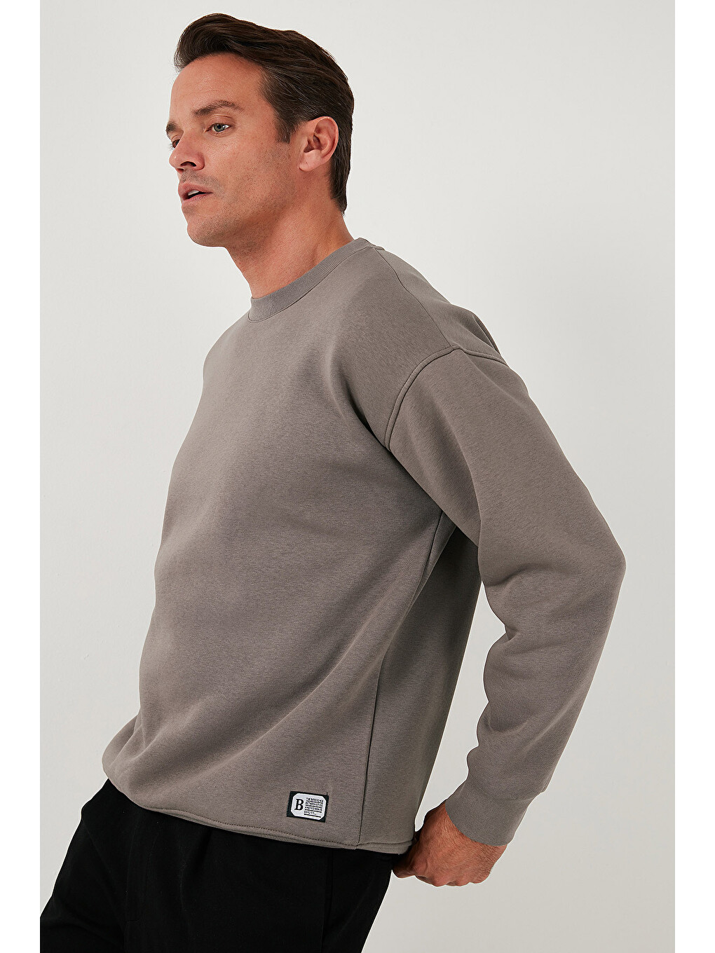 Kahverengi Regular Fit Bisiklet Yaka Pamuklu İçi Tüylü Yumuşak Şardonlu Erkek Sweatshirt  5905255-2