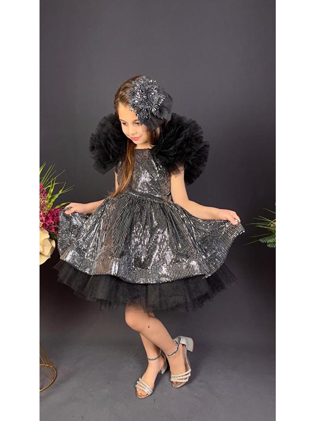 Gri Tavus Kol Payetli Kumaş Kız Çocuk Elbise MNK0537-6