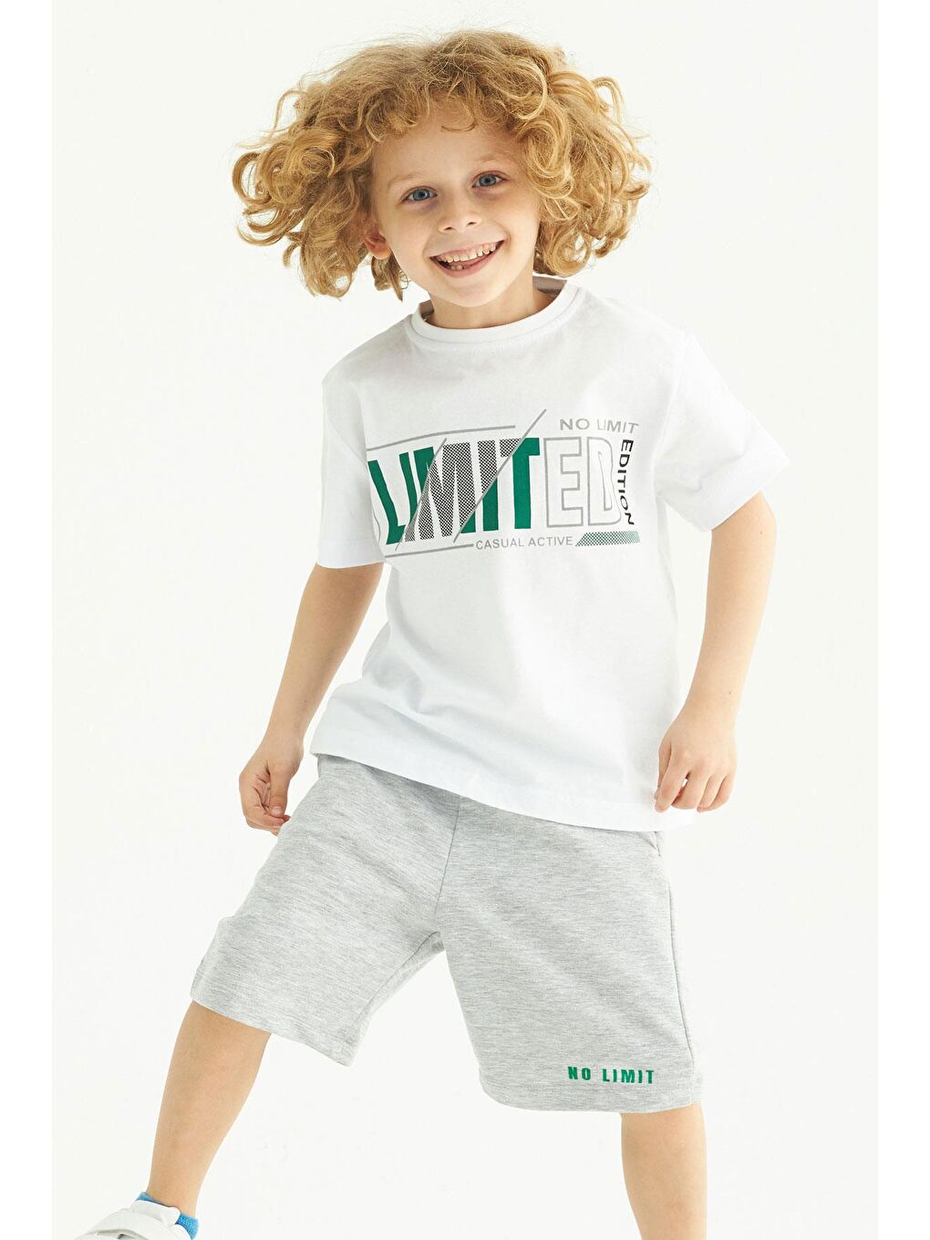 Beyaz Bisiklet Yaka Lımıted Baskılı Erkek Çocuk Şortlu Takım-1