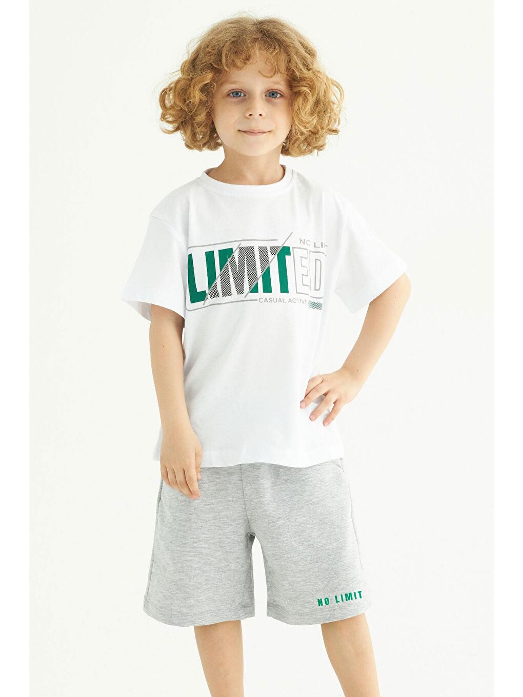 Beyaz Bisiklet Yaka Lımıted Baskılı Erkek Çocuk Şortlu Takım-3