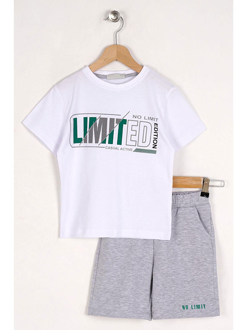 Beyaz Bisiklet Yaka Lımıted Baskılı Erkek Çocuk Şortlu Takım-4