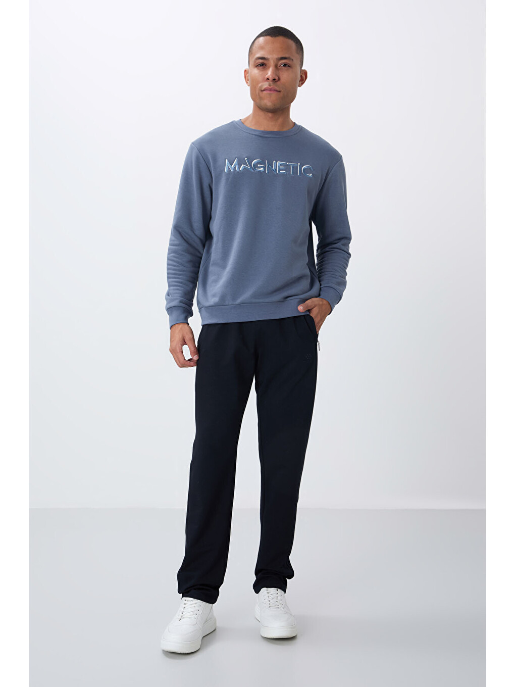 Petrol Yazı Nakışlı Bisiklet Yaka Rahat Form Erkek Sweatshirt - 88020-1