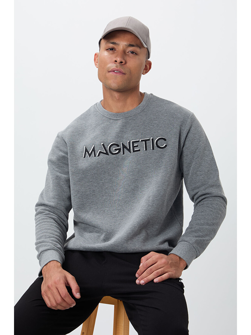 Gri Melanj Yazı Nakışlı Bisiklet Yaka Rahat Form Erkek Sweatshirt - 88020